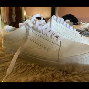Like New - White Leather Old Skool Vans